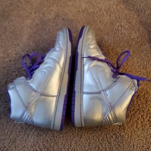 Sb dunks sz 11 purple dinosaur